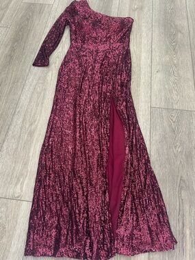 XSCAPE Women's Size 10 One-Shoulder Sequin Gown – Wine Burgundy Formal Dress